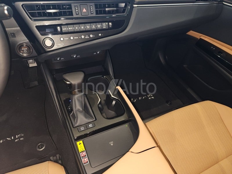 ES 300h Premium