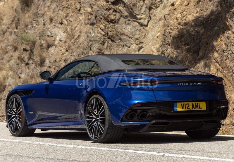 DBS Superleggera Volante
