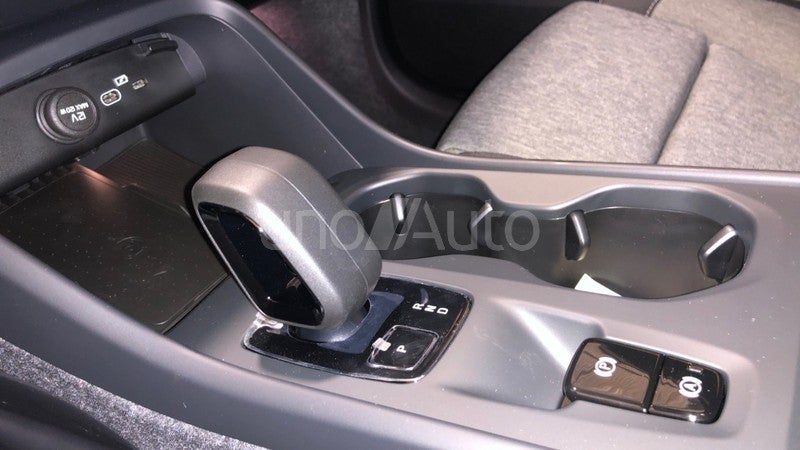 XC40 2.0 B3 MHEV CORE DCT 163 5P