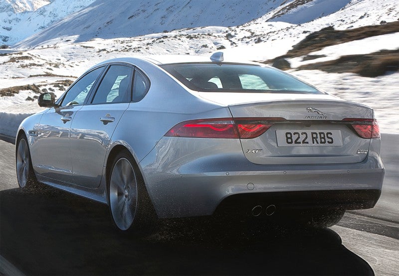 XF 2.0i4D Prestige AWD Aut. 180