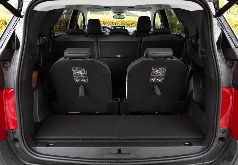 PEUGEOT 5008 SUV