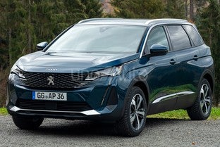 PEUGEOT 5008 SUV Eléctrico GT 157kW