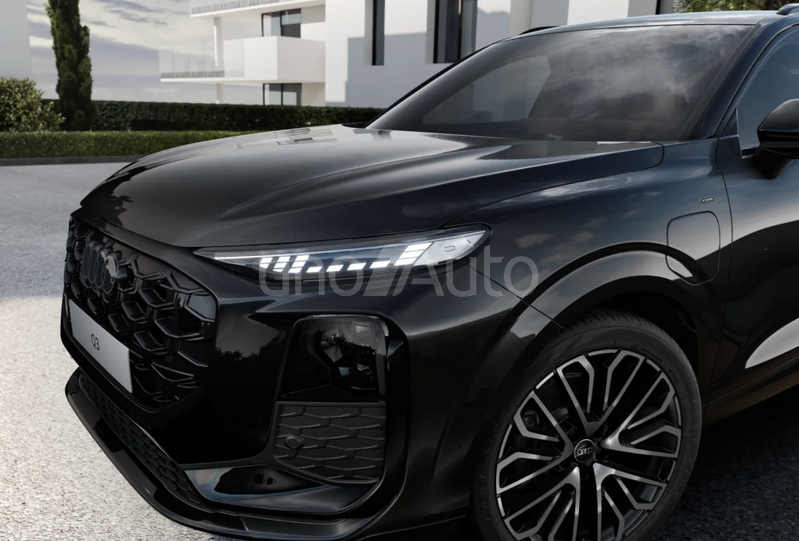 Q3 e-hybrid Black Line S tronic 200kW