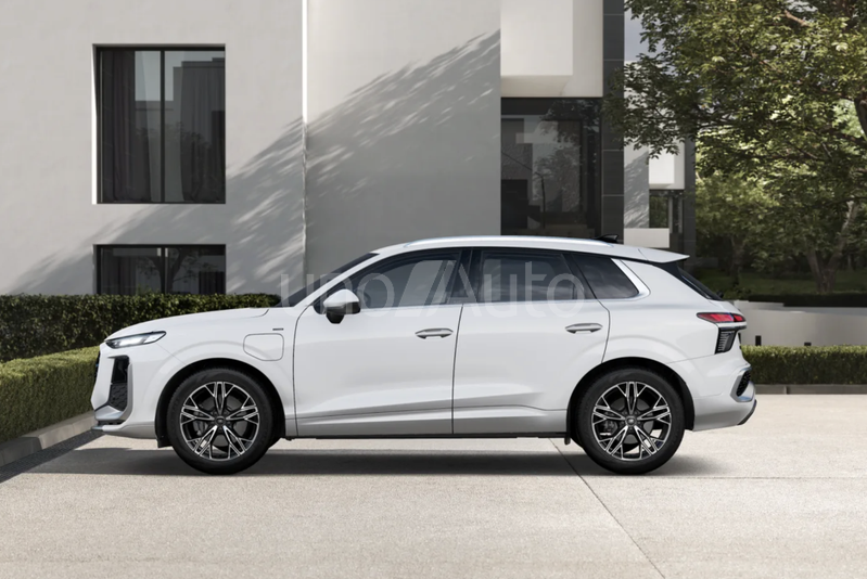 Q3 e-hybrid S Line S tronic 200kW