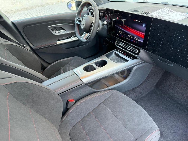 CLASE CLA 180 con tecnología híbrida