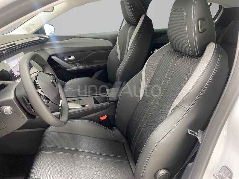 5P Allure Hybrid PHEV 180 e-EAT8