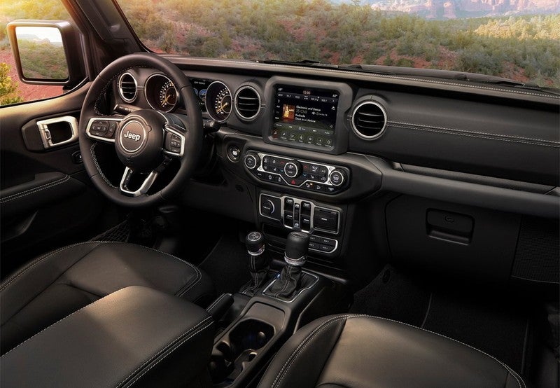 Wrangler Unlimited 2.0T GME Sahara 8ATX