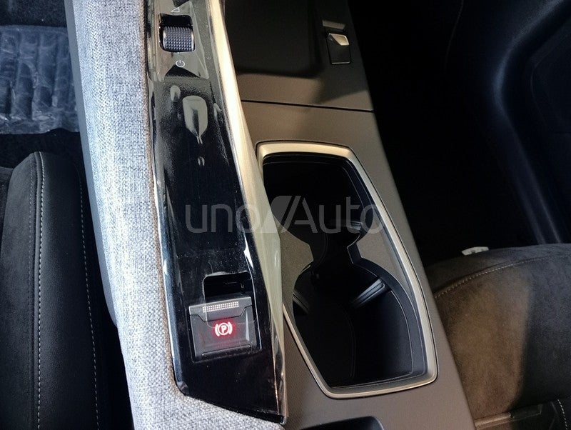 5008 Hybrid 136 GT eDCS6