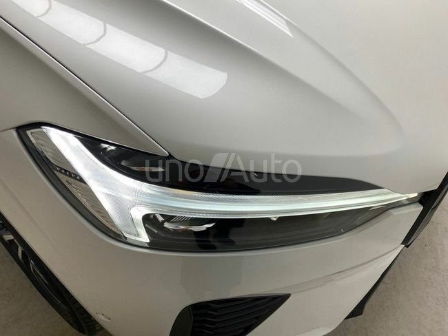 2.0 B5 G AWD Plus Dark Auto