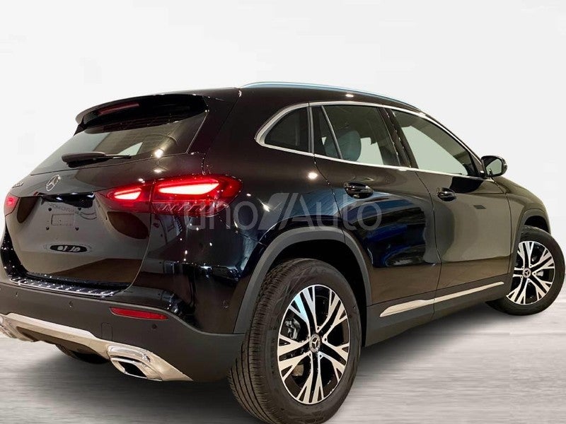 CLASE GLA 250 e con tecnología híbrida EQ