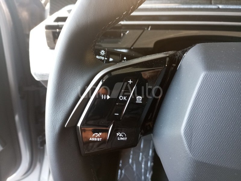 5008 Hybrid 136 Allure eDCS6
