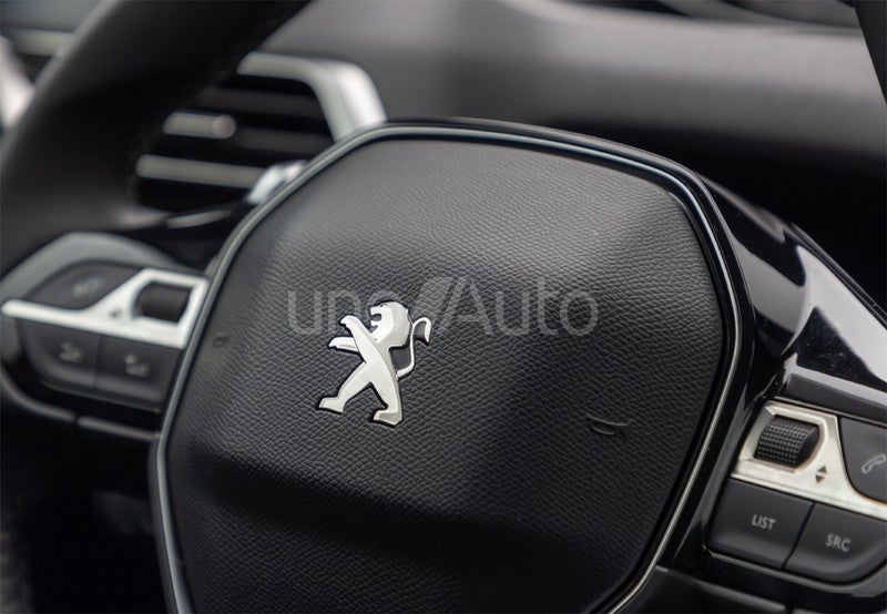 PEUGEOT 5008 SUV