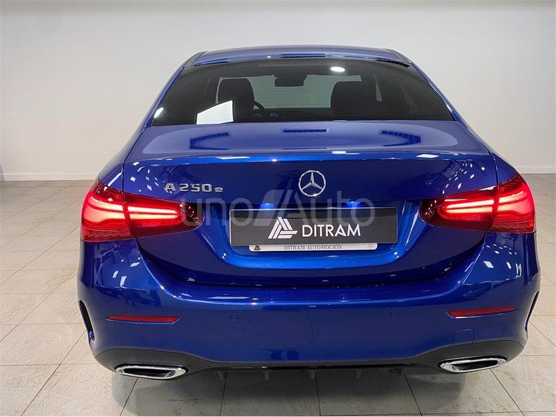 CLASE A 250 e con tecnología híbrida EQ Sedán