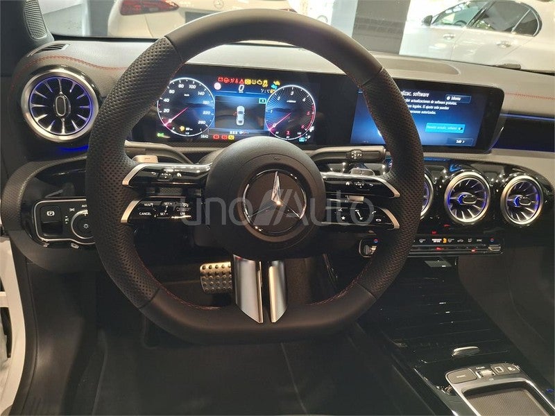 CLASE CLA 220 D DCT