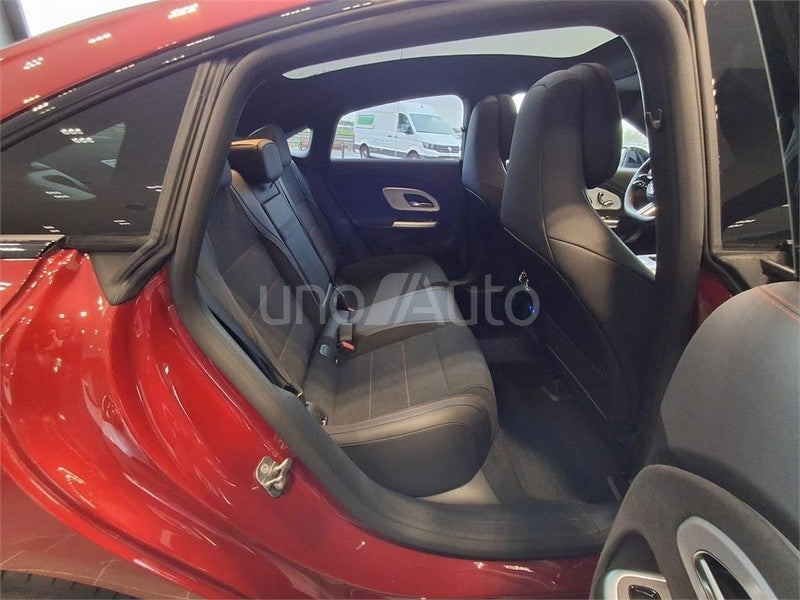 CLASE CLA 180 con tecnología híbrida