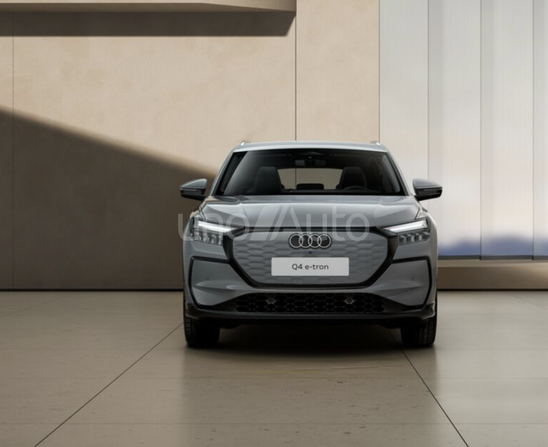 Q4 e-tron Business 150kW 63KWh