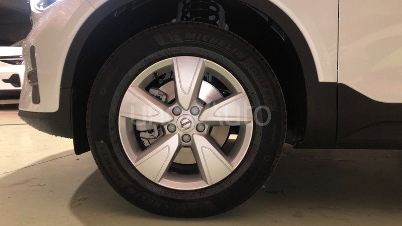 XC40 2.0 B3 MHEV ESSENTIAL DCT 163 5P