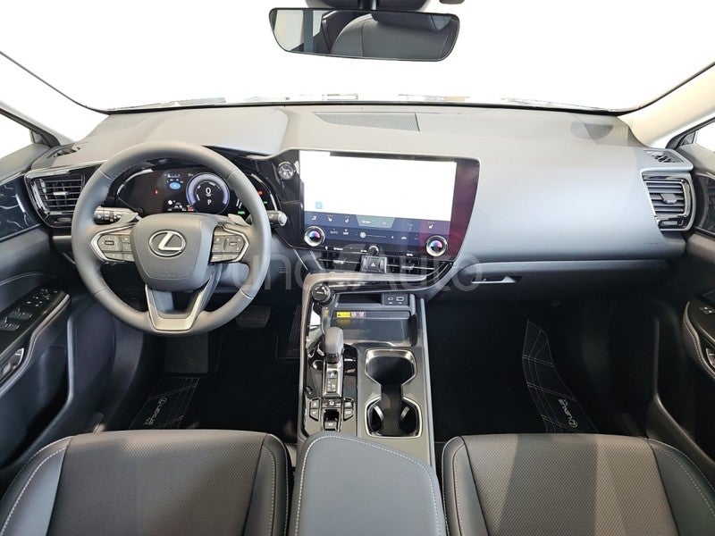 NX 450h+ Premium+ 4WD