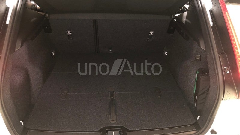 XC40 2.0 B3 MHEV ESSENTIAL DCT 163 5P
