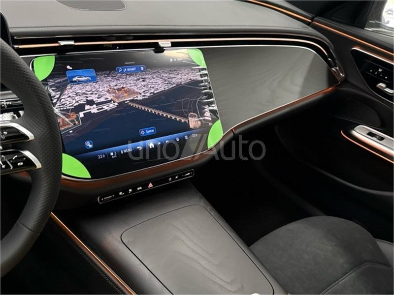 CLASE E 300 de berlina con tecnología híbrida EQ