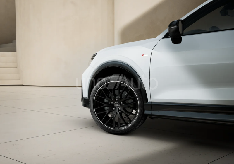 Q2 35 TFSI Adrenalin Black edition 110kW