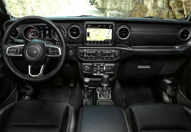 Wrangler Unlimited 2.0T GME Sahara 8ATX