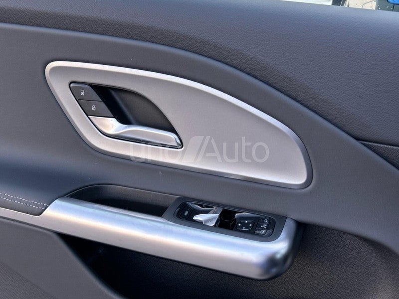 CLA CLA 180 con tecnología híbrida