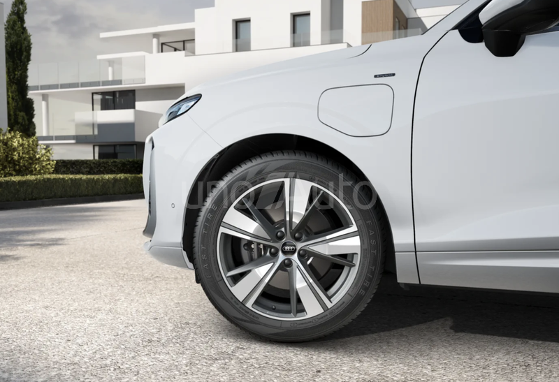 Q3 e-hybrid S Line S tronic 200kW