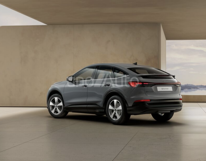 Q4 e-tron Sportback Business 150kW 63KWh