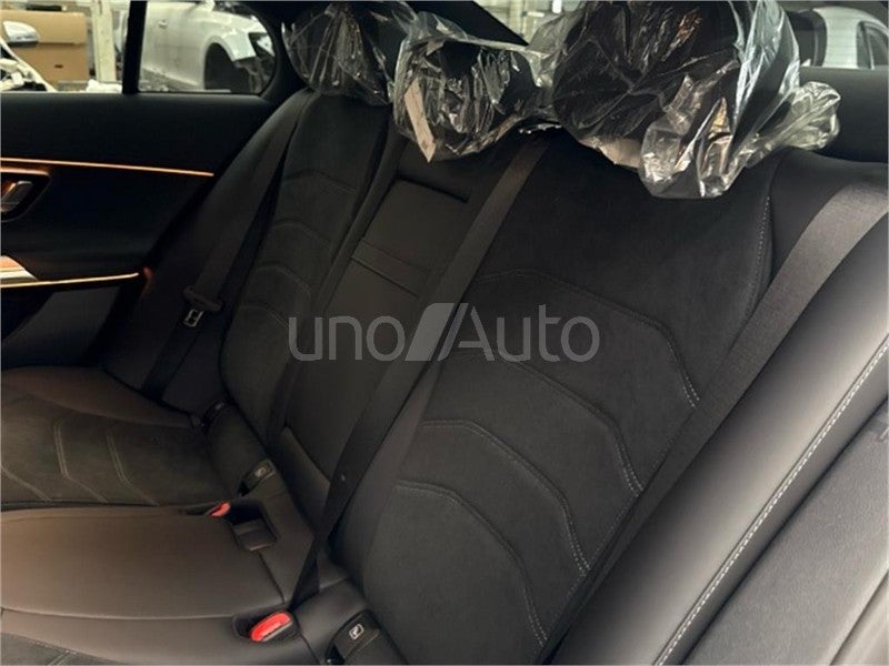 CLASE E 300 de berlina con tecnología híbrida EQ