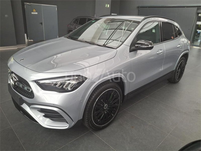 CLASE GLA 250 e con tecnología híbrida EQ