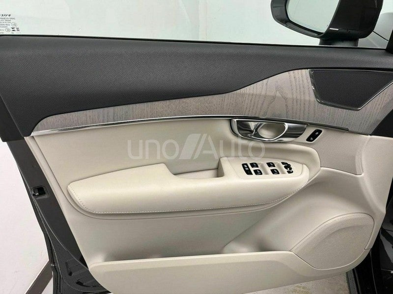 2.0 T8 AWD Core Recharge Auto