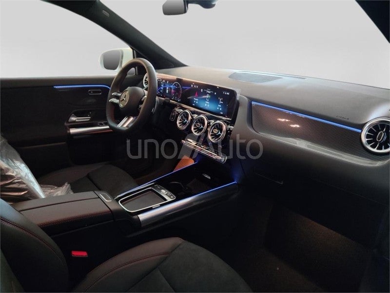 CLASE GLA 250 e con tecnología híbrida EQ