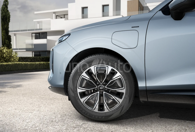 Q3 e-hybrid Advanced S tronic 200kW