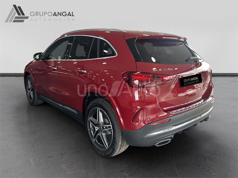 CLASE GLA 250 e con tecnología híbrida EQ