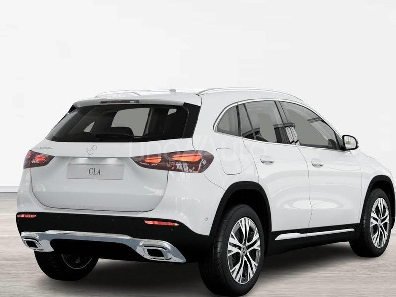 CLASE GLA 250 e con tecnología híbrida EQ