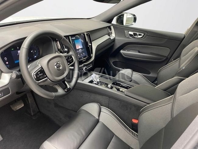 2.0 B5 G AWD Plus Dark Auto