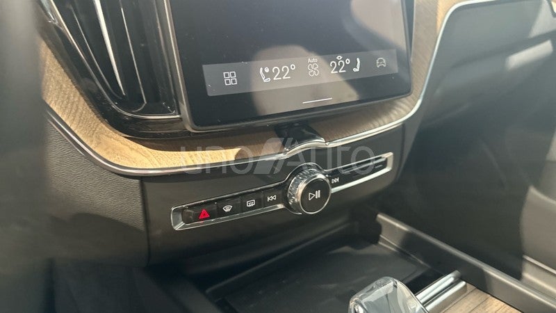 XC60 2.0 B5 P MHEV ULTRA DARK AUTO 4WD 250 5P