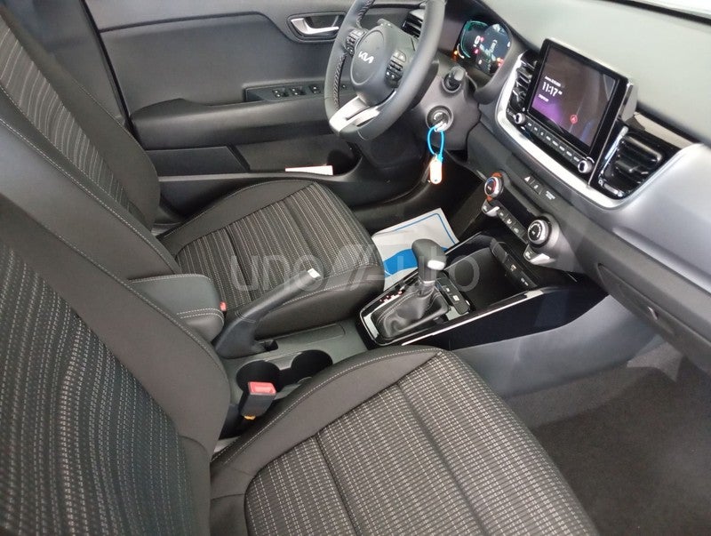 Stonic 1.0 T-GDi MHEV Drive 100 DCT