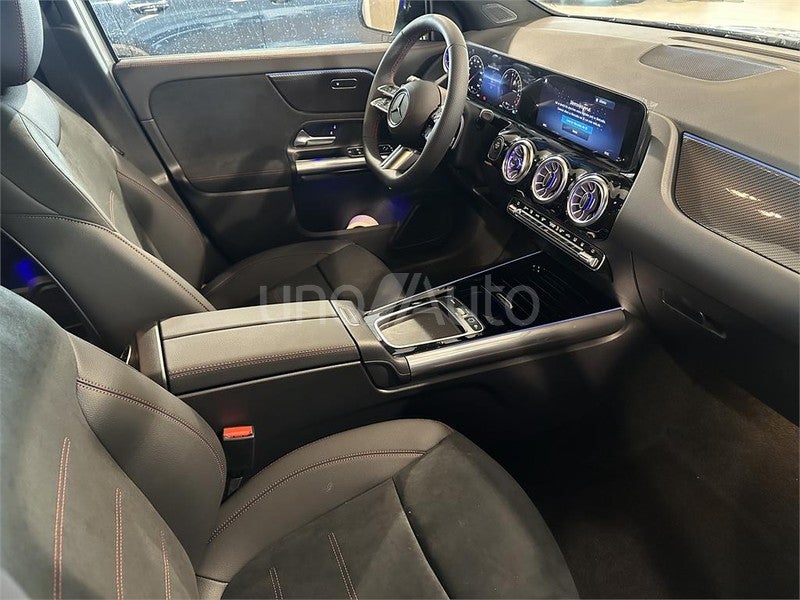 CLASE GLA 250 e con tecnología híbrida EQ