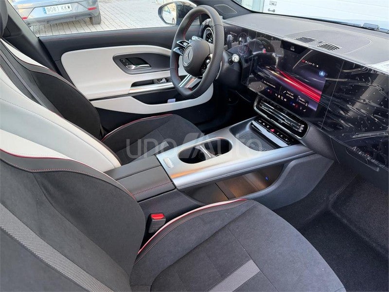 CLASE CLA 220 con tecnología híbrida