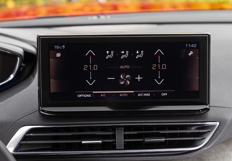 PEUGEOT 3008 SUV