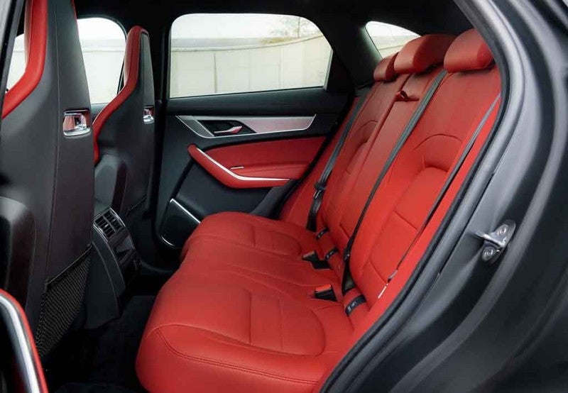 F-Pace 3.0D l6 MHEV R-Dynamic SE Aut. AWD 300