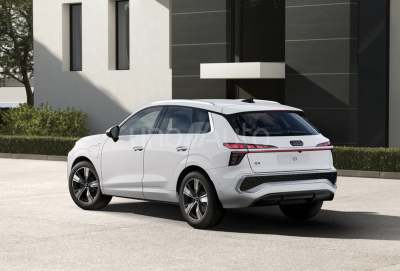 Q3 e-hybrid S Line S tronic 200kW