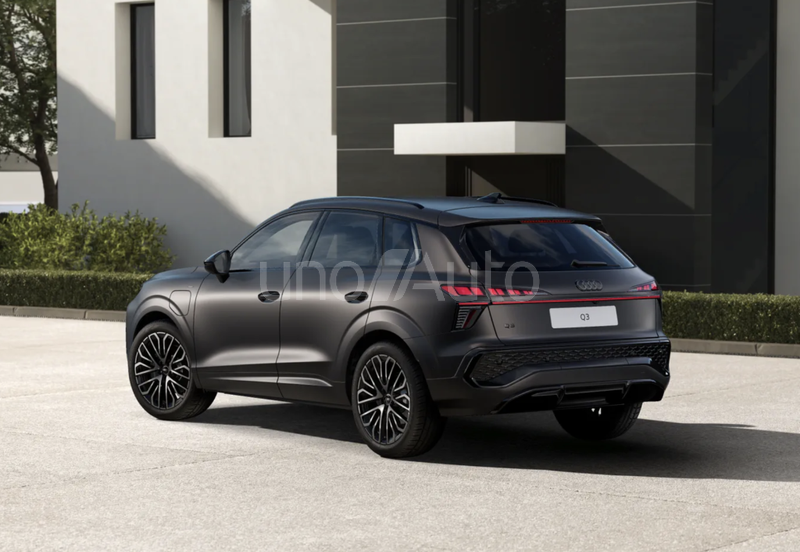 Q3 e-hybrid Black Line S tronic 200kW