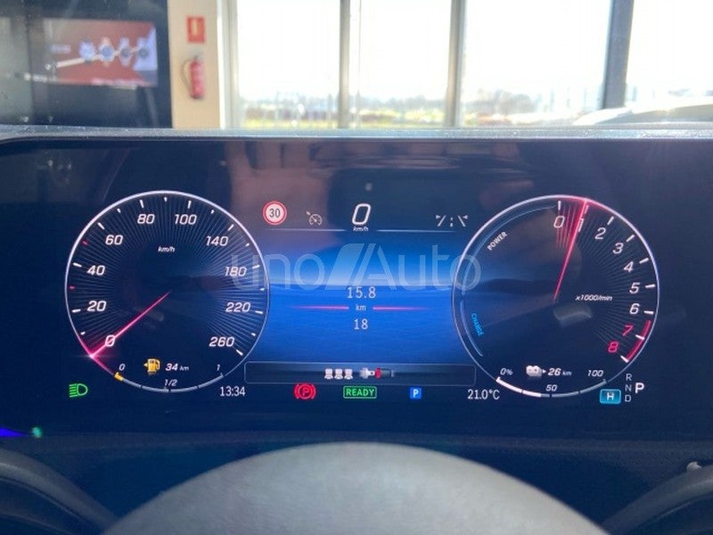 250 e Compacto con tecnología híbrida EQ