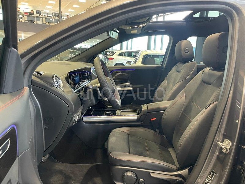 CLASE GLA 250 e con tecnología híbrida EQ