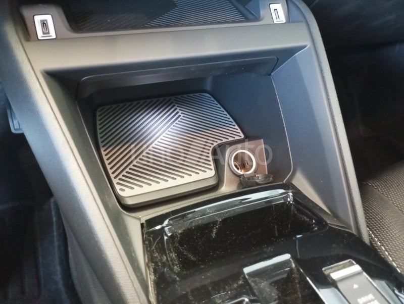 C4 Hybrid Business Edition eDSC6 136