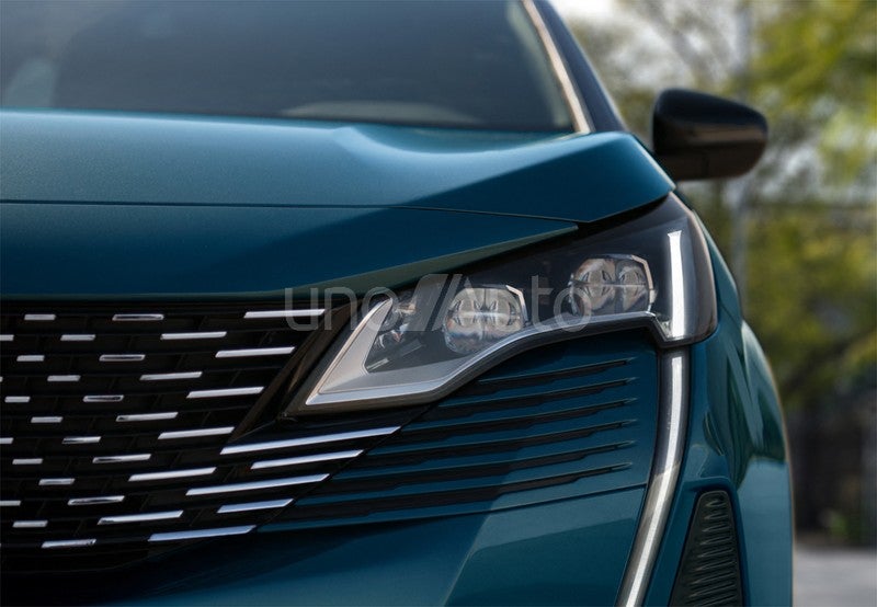 PEUGEOT 5008 SUV