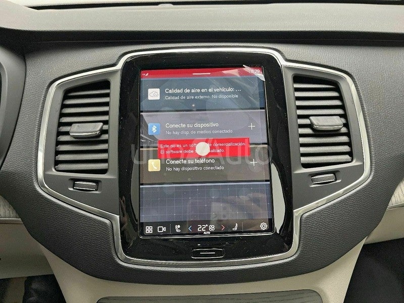 2.0 T8 AWD Core Recharge Auto